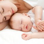 ¿Existen los bebés que duermen del tirón?